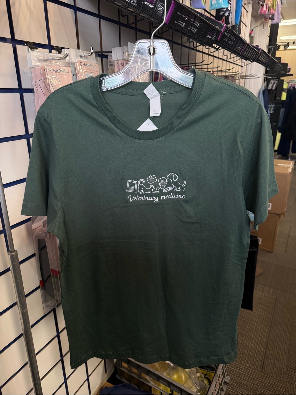 Women's veterinary medicine embroidered tshirt